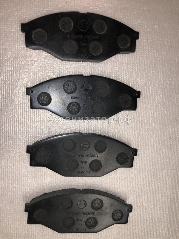 Колодки тормозные передние TOYOTA HIACE 04465YZZ64