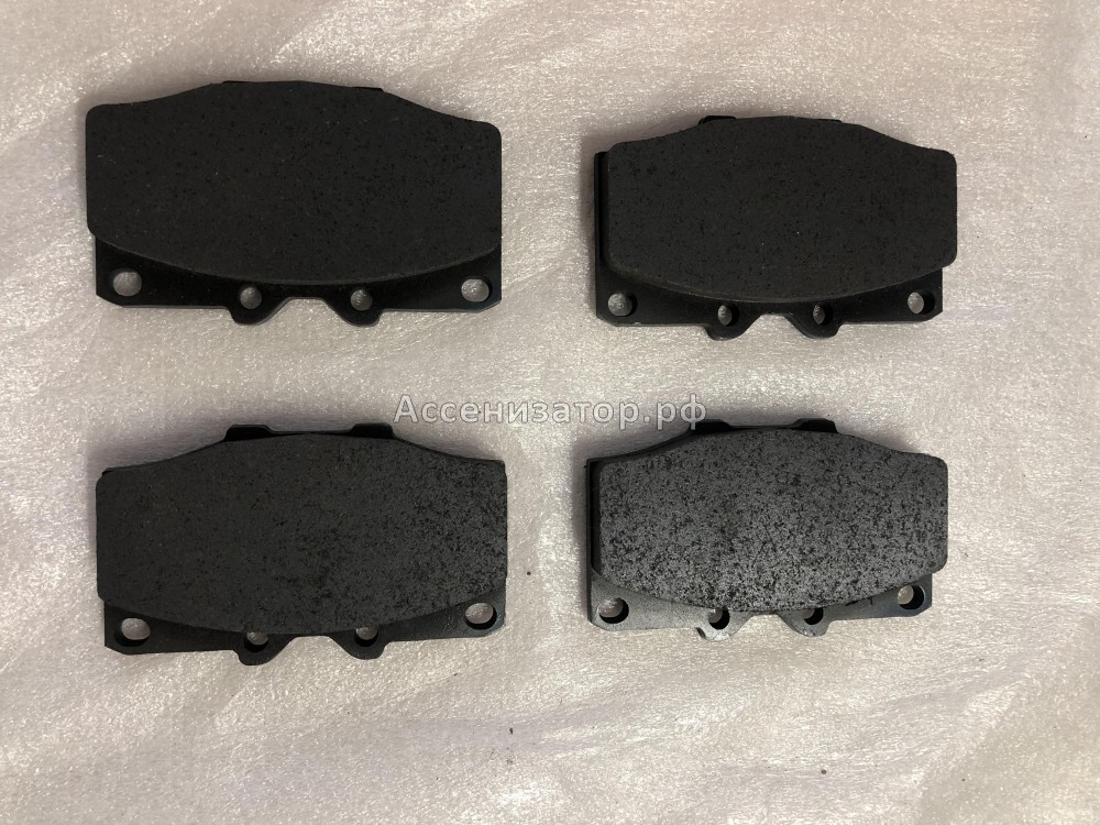 Колодки тормозные передние TOYOTA 0446560060