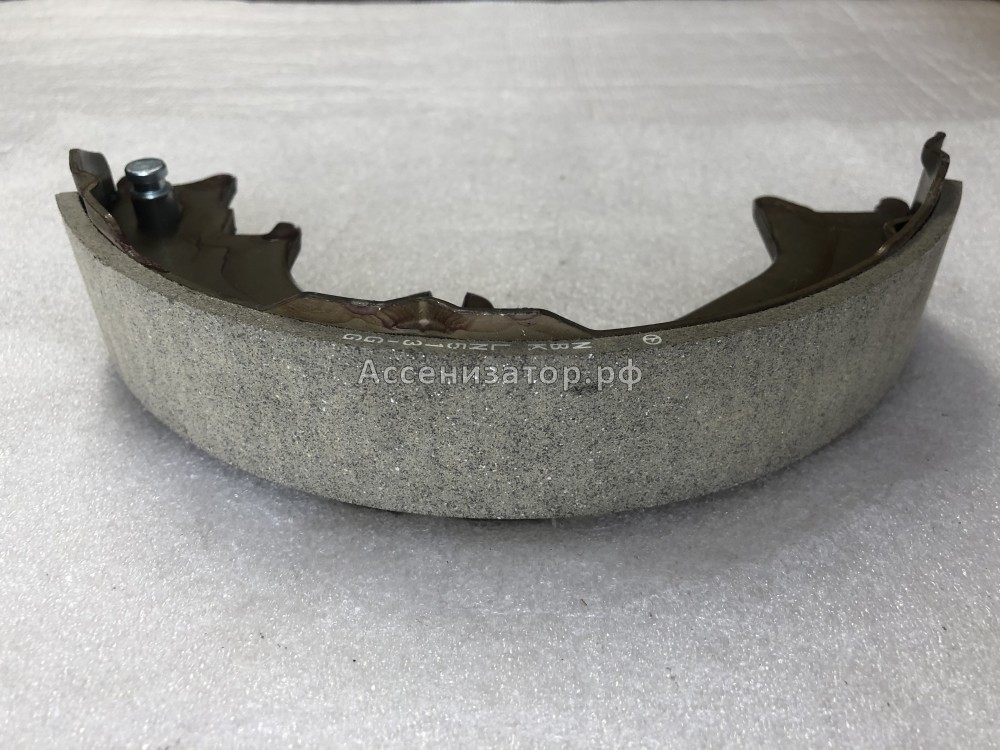 Колодка стояночного тормоза TOYOTA LC70 LC80 4654060020