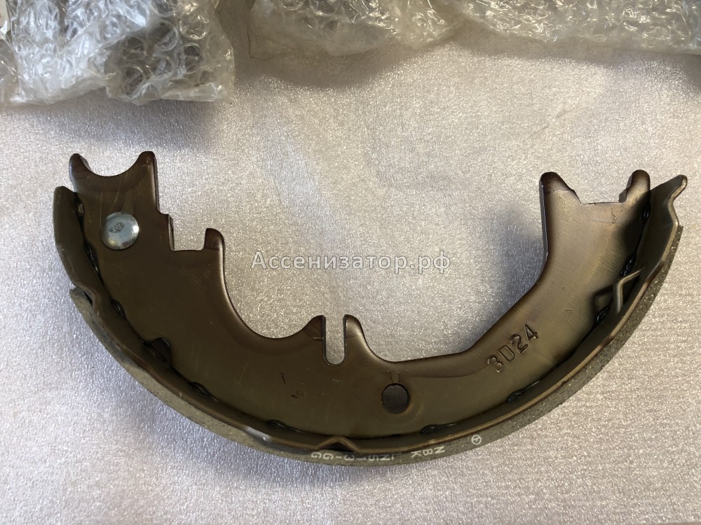 Колодка стояночного тормоза TOYOTA 4658060020