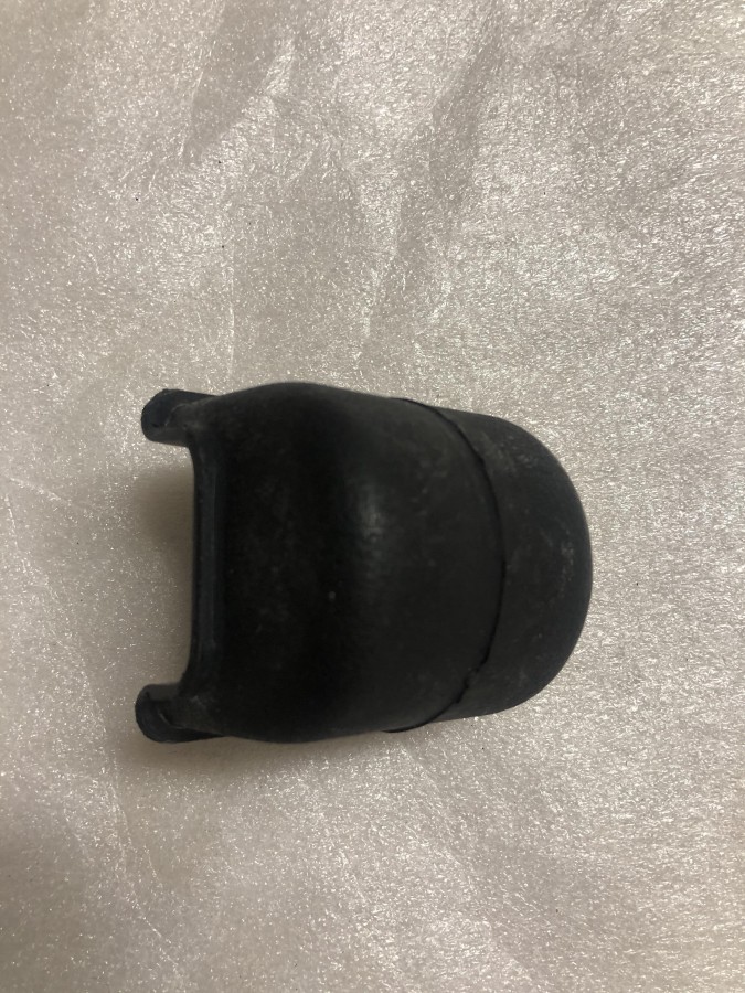 Отбойник передней подвески TOYOTA HIACE, REGIUSACE 1989-1995 4833126100