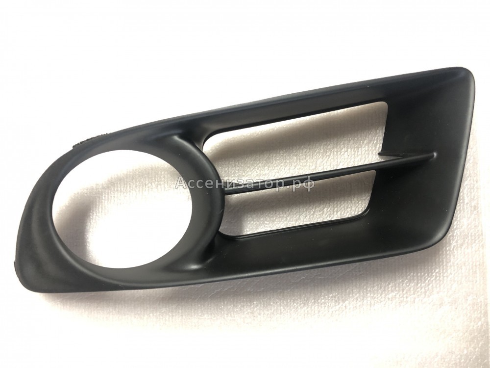 Облицовка противотуманной фары передней левой TOYOTA Corolla Е120 5212812110