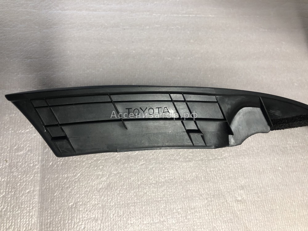 Облицовка противотуманной фары передней левой TOYOTA Corolla Е120 5212812110