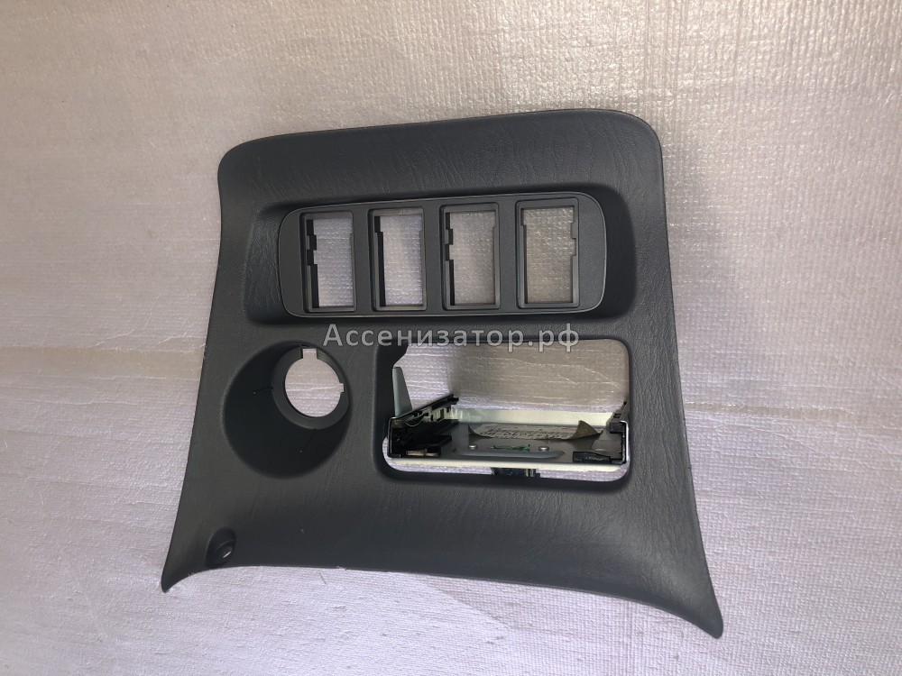 Панель центральная под переднею пепельницу TOYOTA RAV 4 ACA20 2000-2005 5542042020B0