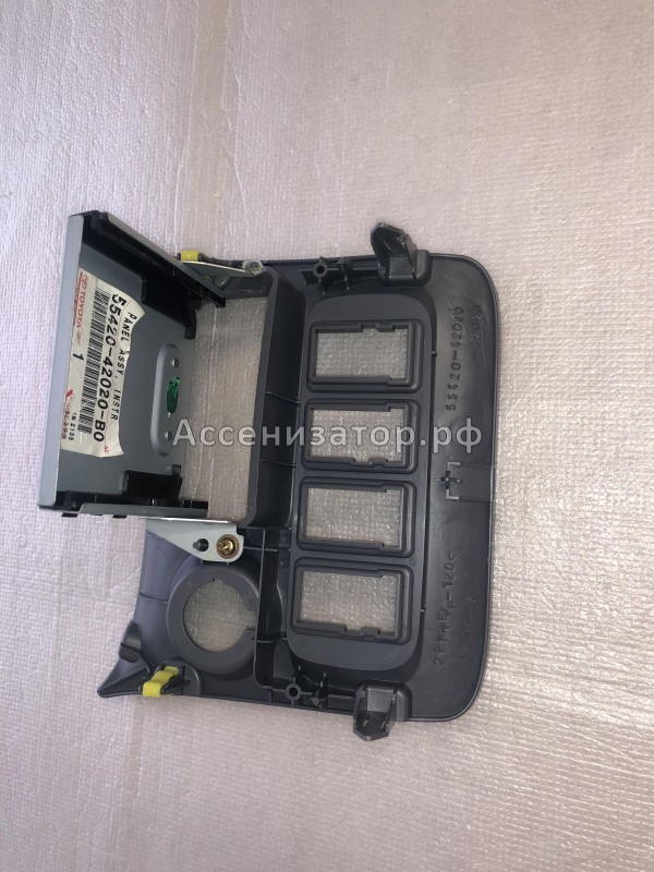 Панель центральная под переднею пепельницу TOYOTA RAV 4 ACA20 2000-2005 5542042020B0