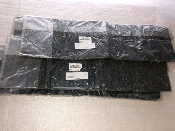 Шумоизоляция крыши Toyota LAND CRUISER 100 6334260061