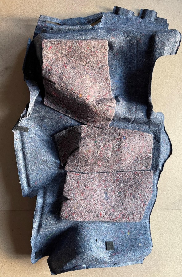 Обшивка багажника Toyota Camry V30 6472233100C0