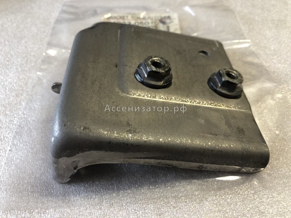 Кронштейн шторки TOYOTA Avensis T250 6493305010 новый оригинальный, в наличии на нашем складе