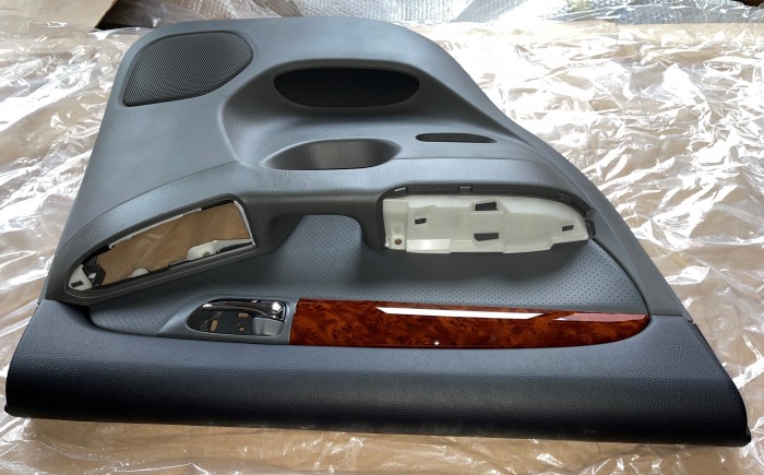 Обшивка двери задней левой Toyota Land Cruiser Prado 120 2002-2009 6764060770B0