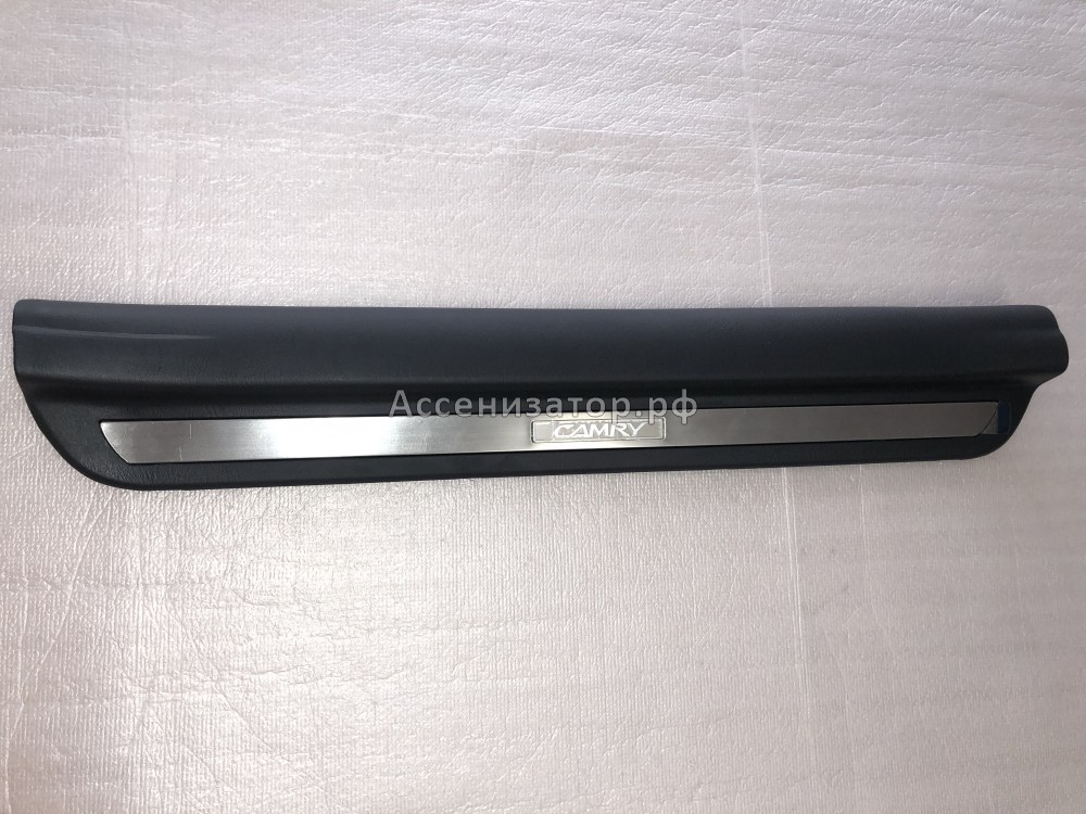 Накладка порога передней правой двери TOYOTA Camry ACV30 6791333040B0