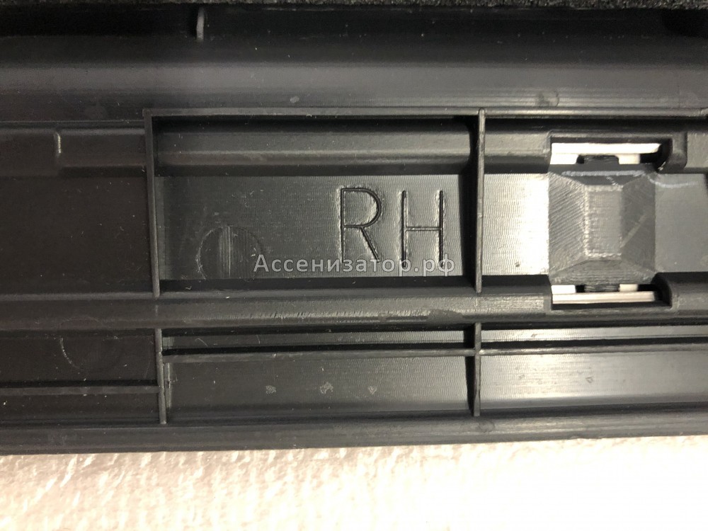 Накладка порога передней правой двери TOYOTA Camry ACV30 6791333040B0