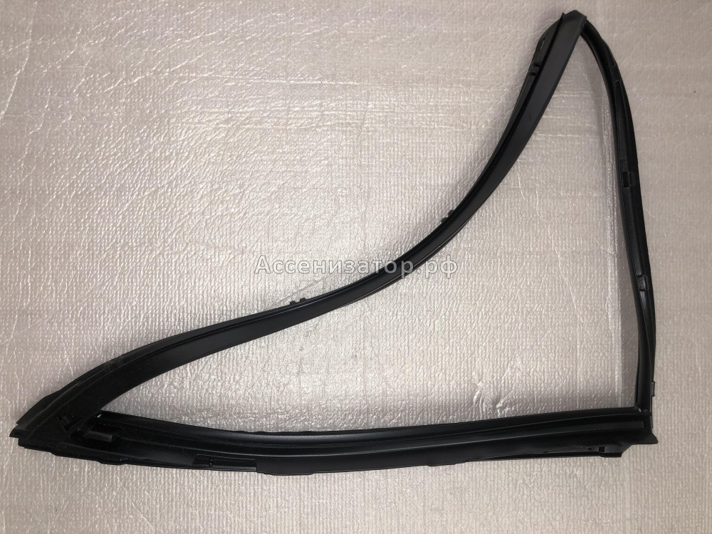 Уплотнитель стекла двери TOYOTA CAMRY V40 2006-2011 6818933040