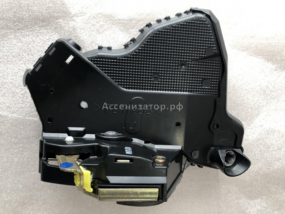 Замок передней левой двери TOYOTA COROLLA E120 6932002091
