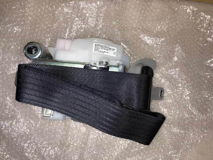 Ремень безопасности с пиропатроном передний левый LEXUS IS250 IS350 2005-2013 7322053130C3