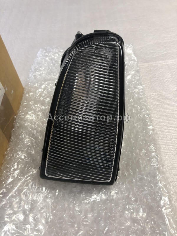 Фара противотуманная Toyota AVENSIS I 1997-2003 8121005040