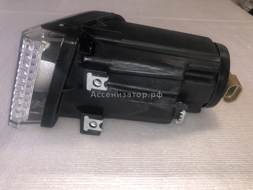 Фара противотуманная левая 1999-2005 Lexus IS 200 8122053012