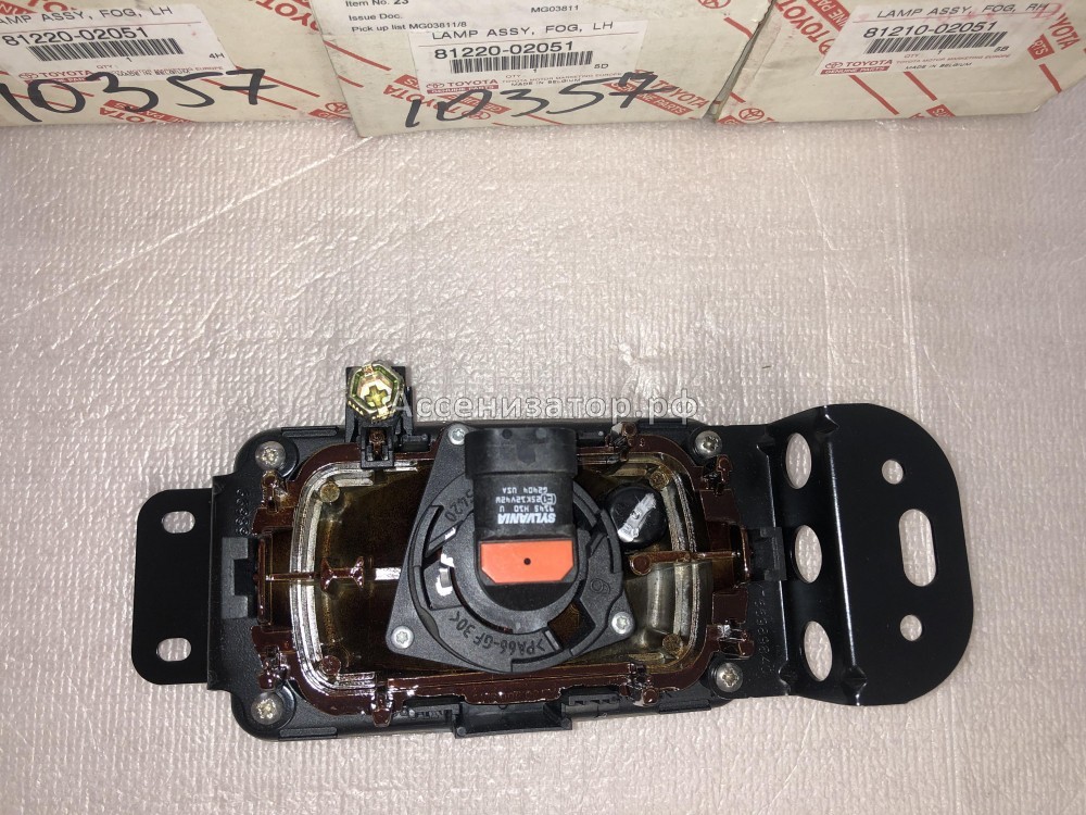 Фара противотуманная TOYOTA COROLLA 120 8122002051