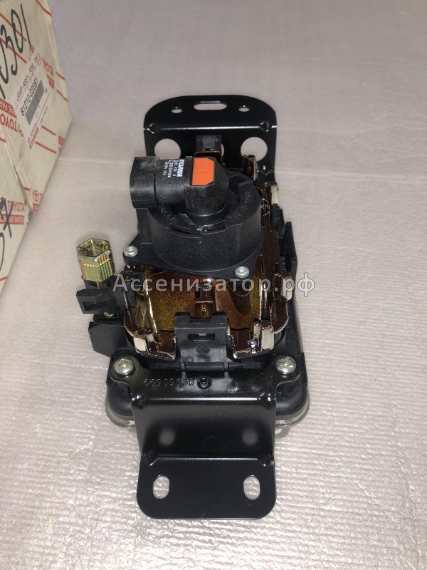 Фара противотуманная TOYOTA COROLLA 120 8122002051