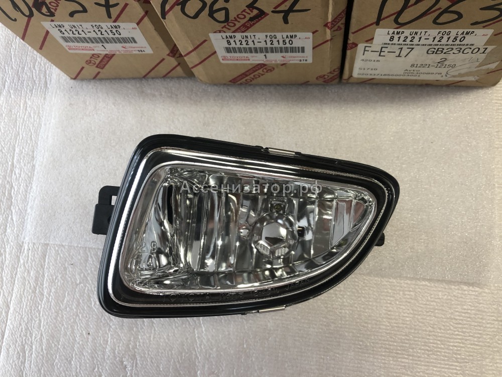 Фара противотуманная левая TOYOTA COROLLA E112 1997-2001 8122112150