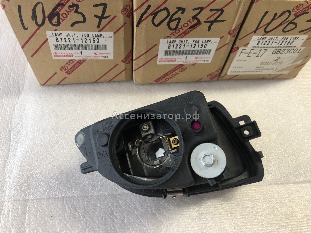 Фара противотуманная левая TOYOTA COROLLA E112 1997-2001 8122112150