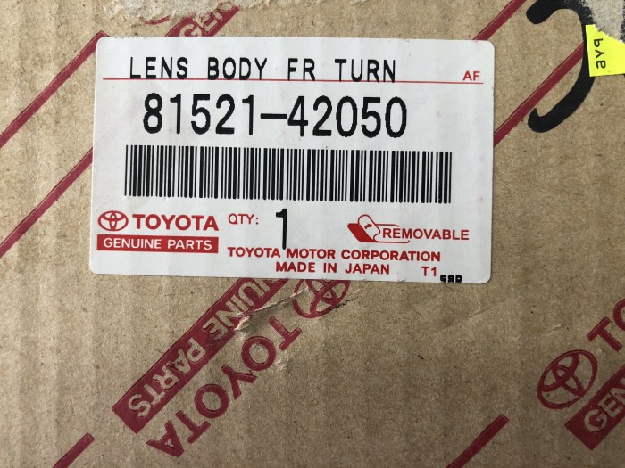 Указатель поворота в бампер левый для ам без противотуманок TOYOTA RAV 4 2000-2005 8152142050