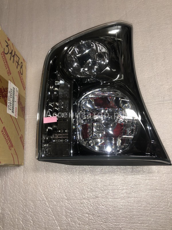Фонарь задний внутренний правый LEXUS RX 300 8158148050