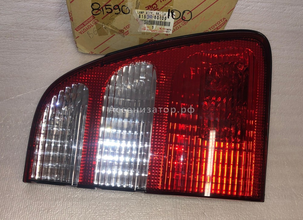 Фонарь задний внутренний левый TOYOTA LC 100 1998-2007 8159060100