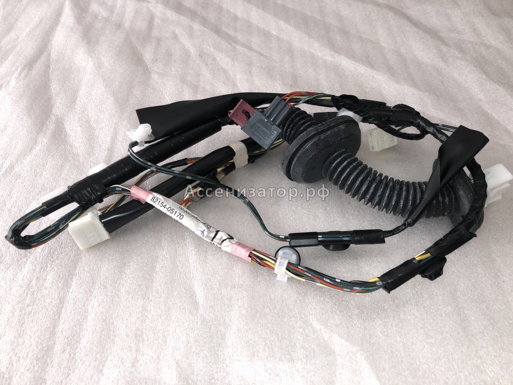 Жгут проводов задней левой двери TOYOTA Avensis II 2003-2008 8215405170