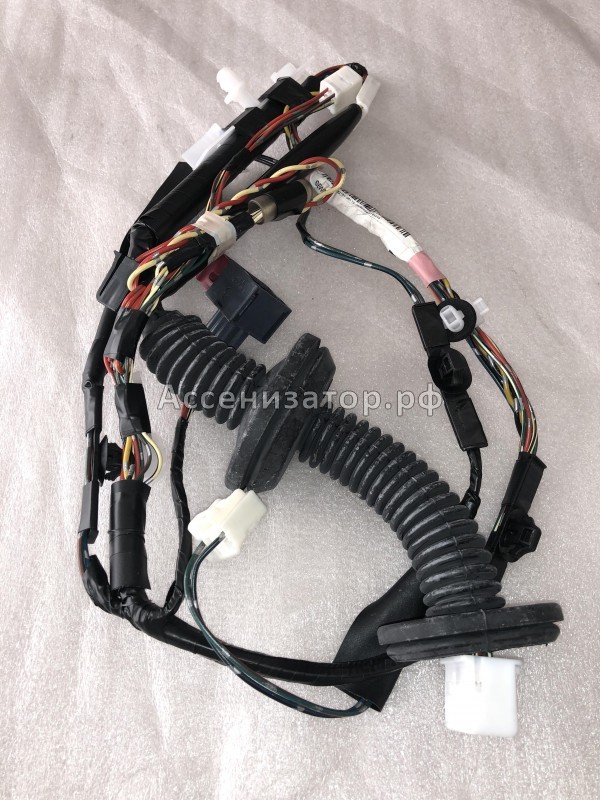 Жгут проводов задней левой двери TOYOTA Avensis II 2003-2008 8215405170