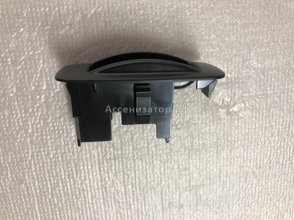 Накладка панель кнопки заднего стеклоподьемника TOYOTA COROLLA E120 2001-2006 8465602130B1
