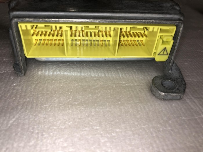 Блок системы безопасности  AIR BAG Toyota COROLLA E120 2001-2006 8917002270