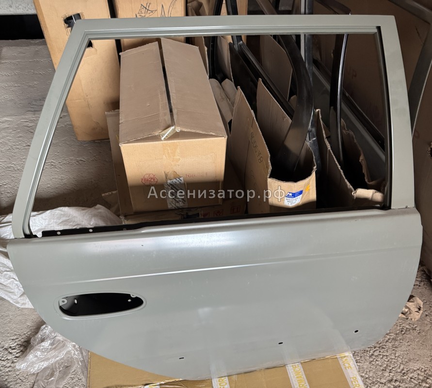 Дверь задняя правая Toyota Avensis T220 6700305070