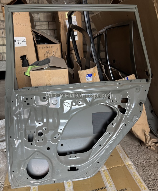 Дверь задняя правая Toyota Avensis T220 6700305070