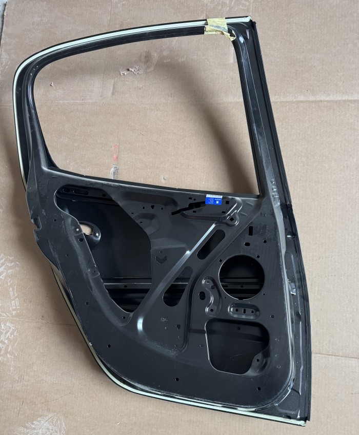 Дверь задняя левая Peugeot 206  9006.78