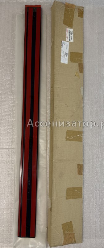 Молдинг передней левой двери Toyota LAND CRUISER 100 7573260140