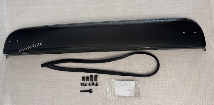 Дефлектор люка TOYOTA Land Cruiser Prado 120 2003-2009 700605