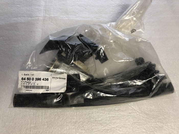 Комплект крепежа WEBASTO BMW E60 (втулки 5 шт, хомуты, разьемы 2 шт, крепеж, предохранитель) 64500396436